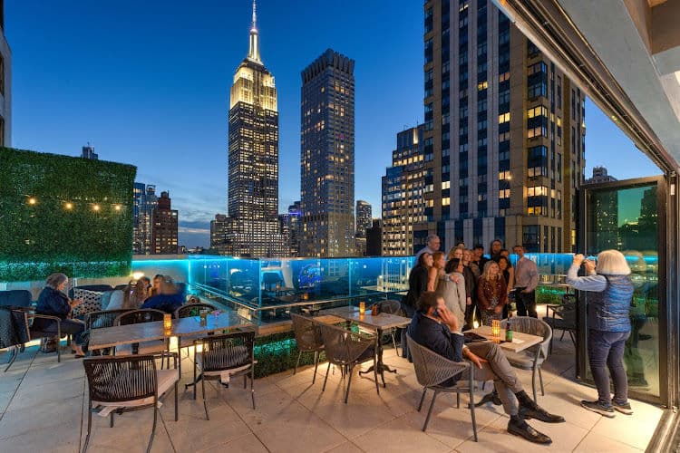 A to Z Rooftop on Fifth photo 1