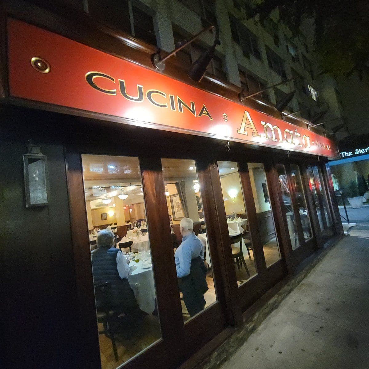 Amata photo 2