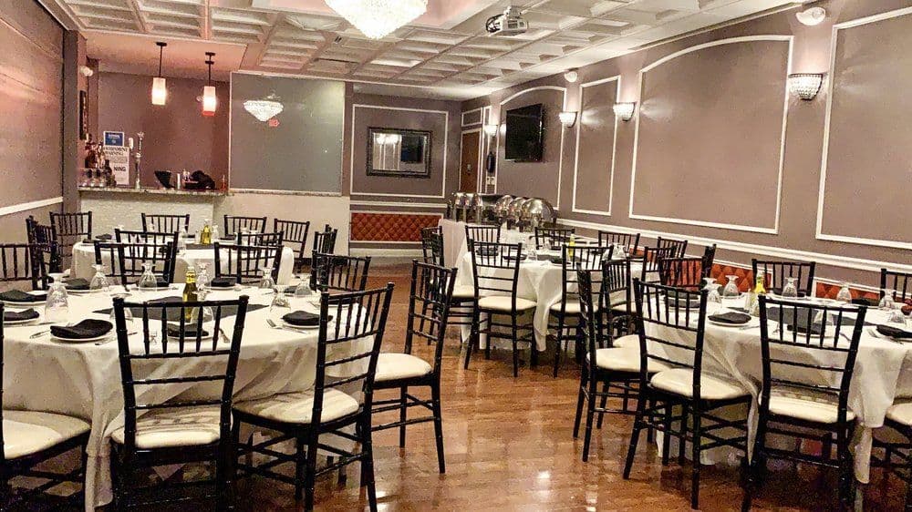 Bourbon Street Restaurant in Queens / Menus & Photos