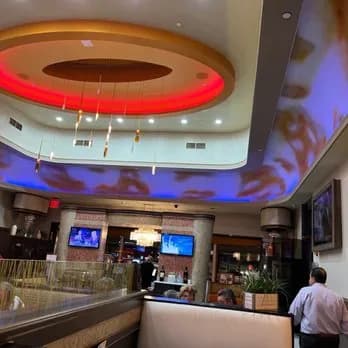 Z-Two Restaurant & Lounge, 2925 Veterans Rd W, Staten Island, NY 10309 - Image 5