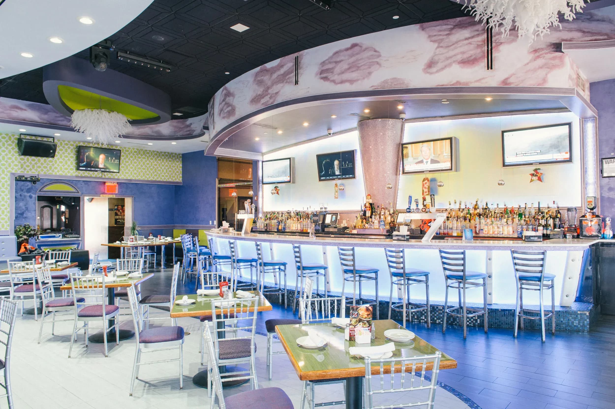 Z-Two Restaurant & Lounge, 2925 Veterans Rd W, Staten Island, NY 10309 - Image 7